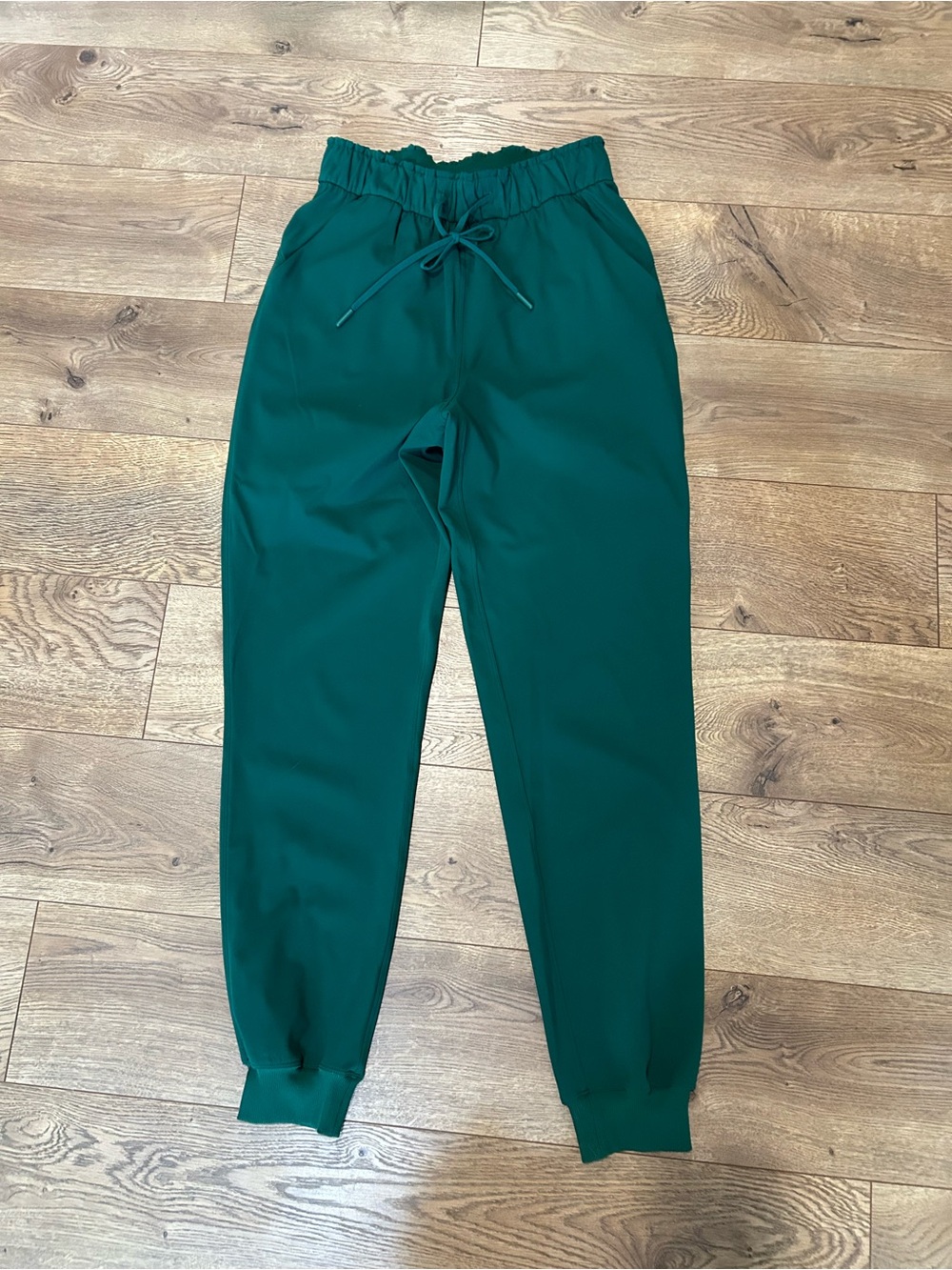 lululemon athletica Green Drawstring Joggers Sz 4 Pants